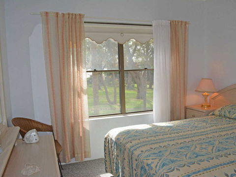 3 'Sailfish' 46 Magnus Street - Kalgoorlie Accommodation 2