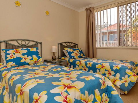 3 'Sunset' 11 Victoria Parade - Stunning Unit Right Across From The Water - Kalgoorlie Accommodation 2
