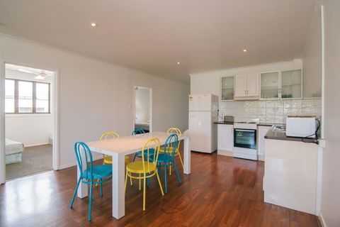3 Bedroom Apartment / Spence St - Kalgoorlie Accommodation 1