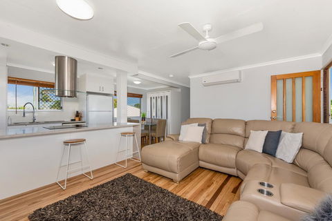 3 Bedroom Renovated Home - Kalgoorlie Accommodation 1