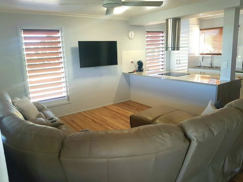 3 Bedroom Renovated Home - Kalgoorlie Accommodation 3