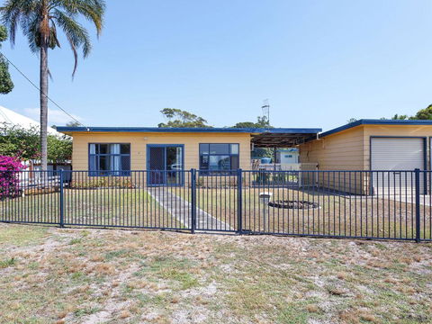 3 Curlew Avenue - Kalgoorlie Accommodation 2