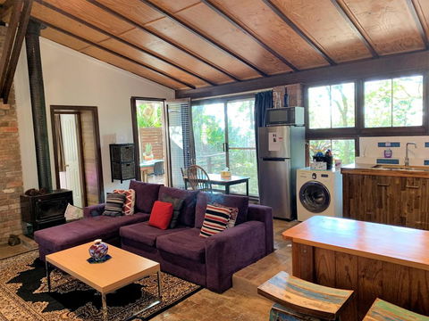 305 Montville - The Artist's Cottage - Kalgoorlie Accommodation 0