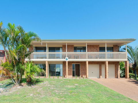 31 Kerrigan St - Large Home With Water Views & Boat Parking - Kalgoorlie Accommodation 1