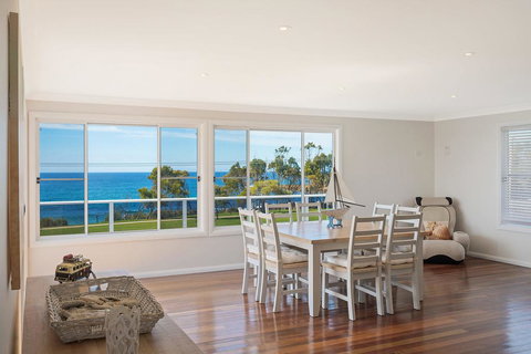 31 McMillan Crescent - Kalgoorlie Accommodation 3