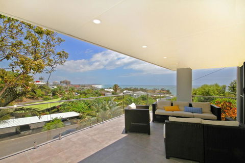 32 Barra Crescent, Coolum Beach. Bond 500, FOXTEL, WIFI, Linen Supplied - Kalgoorlie Accommodation 0