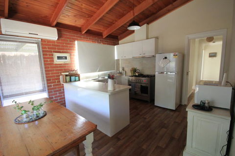 32 Owarra Street - Kalgoorlie Accommodation 0