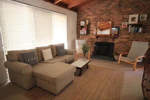 32 Owarra Street - Kalgoorlie Accommodation 1