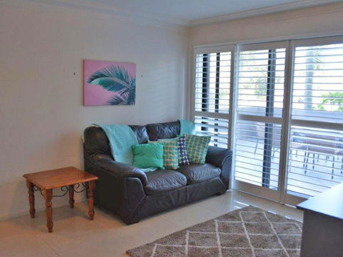 4 'Florentine' 11 Columbia Close - Spectacular Views And Air Conditioning - Kalgoorlie Accommodation 2