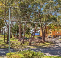 4 'Magnus Gardens' 7 Magnus St - beautiful air conditioned unit with filtered water views  WIFI - Kalgoorlie Accommodation