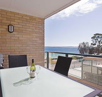 4 'Shoreline' 7 Victoria Parade - views over Fly Point and Marina - Kalgoorlie Accommodation