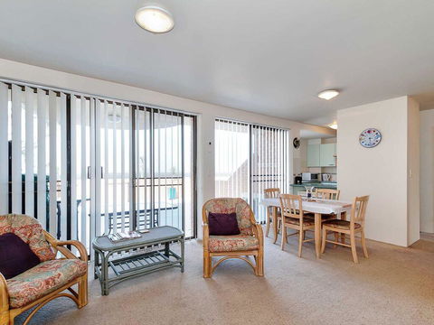 5 'The Point' 5-7 Mitchell Street - Large Balcony And Great Water Views - Kalgoorlie Accommodation 2