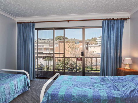 5 'Tradewinds' 110 Victoria Parade - Location Is Fantastic & Water Views - Kalgoorlie Accommodation 3