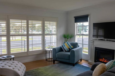 5 Bedroom Close To Beach And Moorpanyal Park - Kalgoorlie Accommodation 2