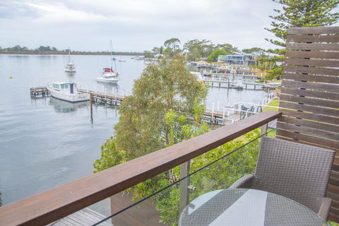 5 Knots Metung - Kalgoorlie Accommodation 2