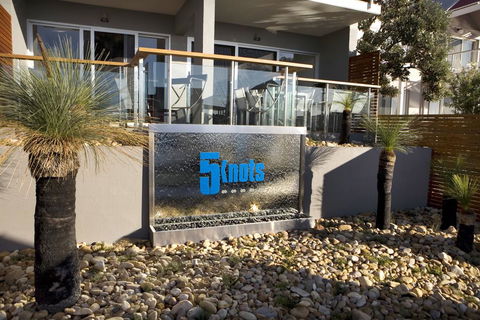 5 Knots Metung - Kalgoorlie Accommodation 0