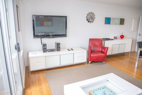 5 Knots Metung - Kalgoorlie Accommodation 1