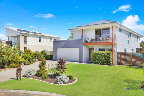 53 Northbeach Place, Mudjimba - Kalgoorlie Accommodation 0