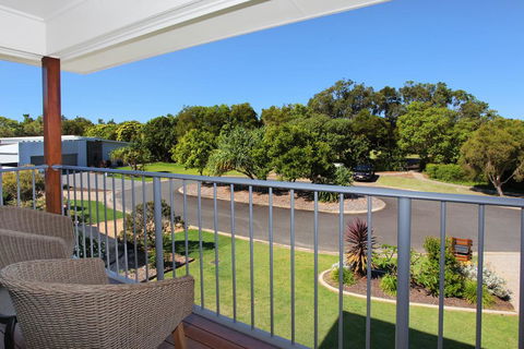 53 Northbeach Place, Mudjimba - Kalgoorlie Accommodation 1