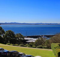 6 'Portofino' 7 Laman Street - Superb Water Views and only 1 minute walk into the heart of town - Kalgoorlie Accommodation