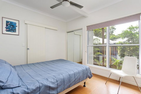 6 Ibis Court - Modern Tropical Family Home With Inground Swimming Pool & Outdoor Entertaining Area - Kalgoorlie Accommodation 2