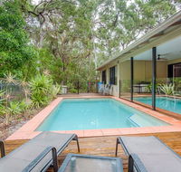 8 Ibis Court - Rainbow Shores Swimming Pool Walk to Beach Executive Beach House - Kalgoorlie Accommodation