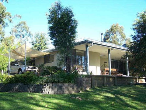 9 Hayward St - Stay Lakeside - Kalgoorlie Accommodation 2