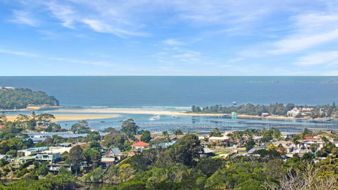 91 Berrambool Drive - Kalgoorlie Accommodation 0