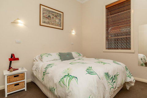 94Best Apartments - Kalgoorlie Accommodation 1