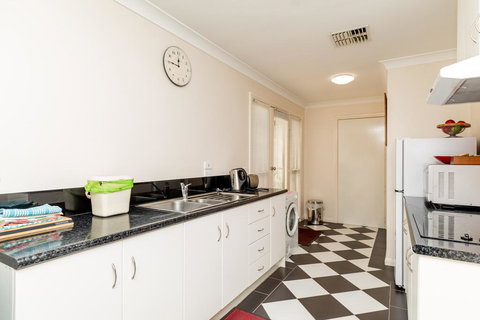 94Best Apartments - Kalgoorlie Accommodation 2