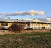 A Better Life Animal Sanctuary FarmStay - Private Two-Bedrooms Lounge Room  Bathroom  Toilet Shared Kitchen - Kalgoorlie Accommodation