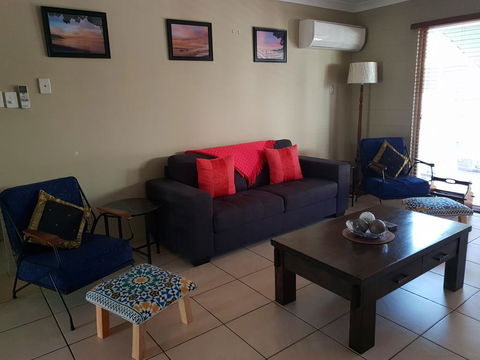 A City Retreat, 2BR Apartment - Reid Park -Townsville - Kalgoorlie Accommodation 0