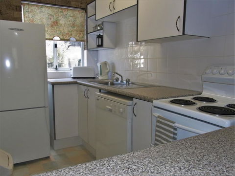 A Furnished Townhouse In Goulburn - Kalgoorlie Accommodation 1