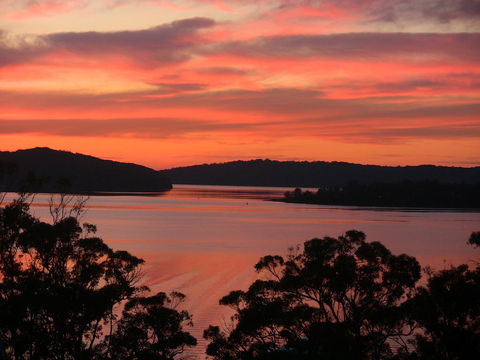 A Lakehouse Escape - Kalgoorlie Accommodation 0