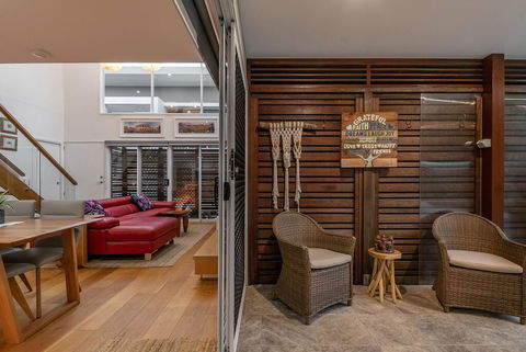 A PERFECT STAY - Byron Sunrise - Kalgoorlie Accommodation 3