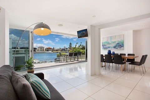 A PERFECT STAY - Casa Grande On The Water - Kalgoorlie Accommodation 1