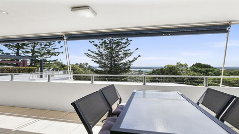 A Stylish Apartment With Noosa Views! - Unit 6 Yaringa 29 Noosa Drive - Kalgoorlie Accommodation 0