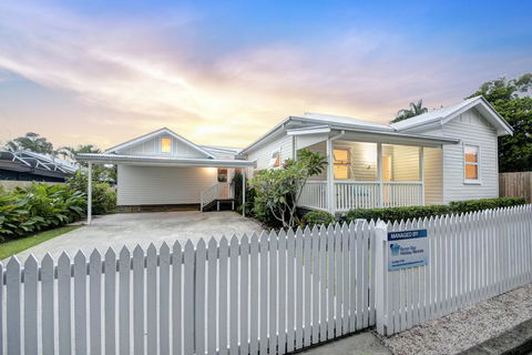 A Summer Cottage - Kalgoorlie Accommodation 1