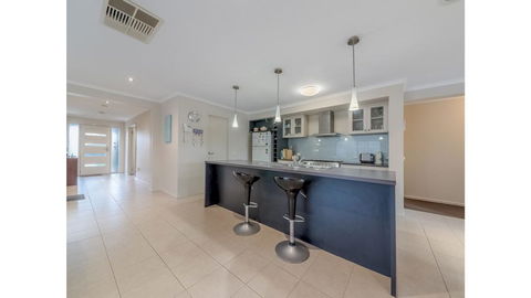 A TOUCH OF CLASS - PET FRIENDLY (OUTSIDE ONLY) - Kalgoorlie Accommodation 3