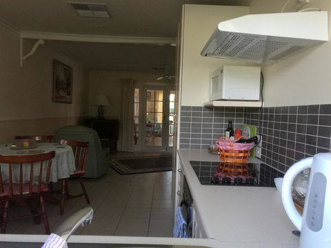 A Victor Harbour Retreat Aldinga Tony's Music Cottage - Kalgoorlie Accommodation 0
