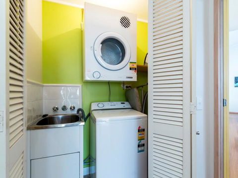 Aaronvale - Kalgoorlie Accommodation 0