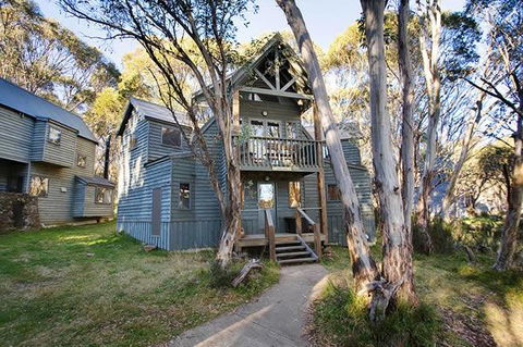 Absinthe - Kalgoorlie Accommodation 0