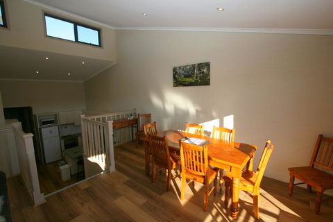 Acacia 5/2 Kirwan Close - Kalgoorlie Accommodation 1