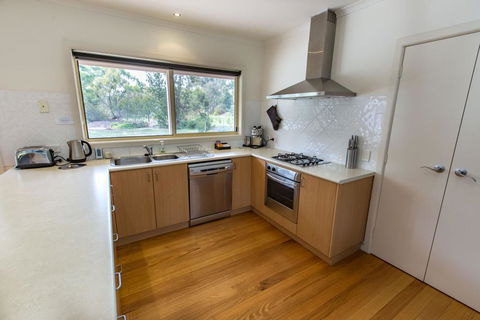 Acacia Lakehouse - The Lake At Your Doorstep - Kalgoorlie Accommodation 2