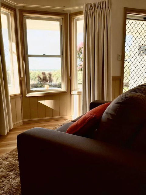 Accommodation Creek Cottages & Sundown View Suites - Kalgoorlie Accommodation 3