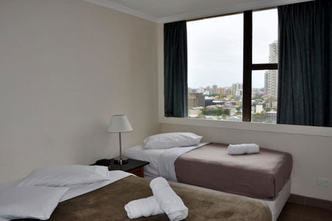 Accommodation Sydney City Centre - Hyde Park Plaza 3 Bedroom 1 Bathroom Apartment - Kalgoorlie Accommodation 1
