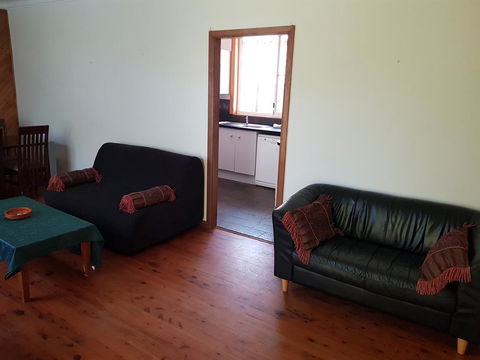Accommodation Sydney North Shore: Frenchs Forest 3 Bedroom House - Kalgoorlie Accommodation 1