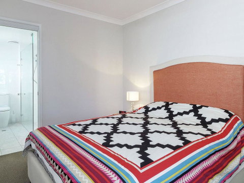 Across The Road From The Beach! - Kalgoorlie Accommodation 2