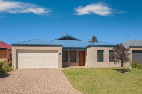 Acrosstheway - Kalgoorlie Accommodation 0