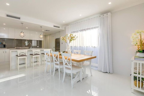 East Vic Park Luxe New Home - Kalgoorlie Accommodation 2